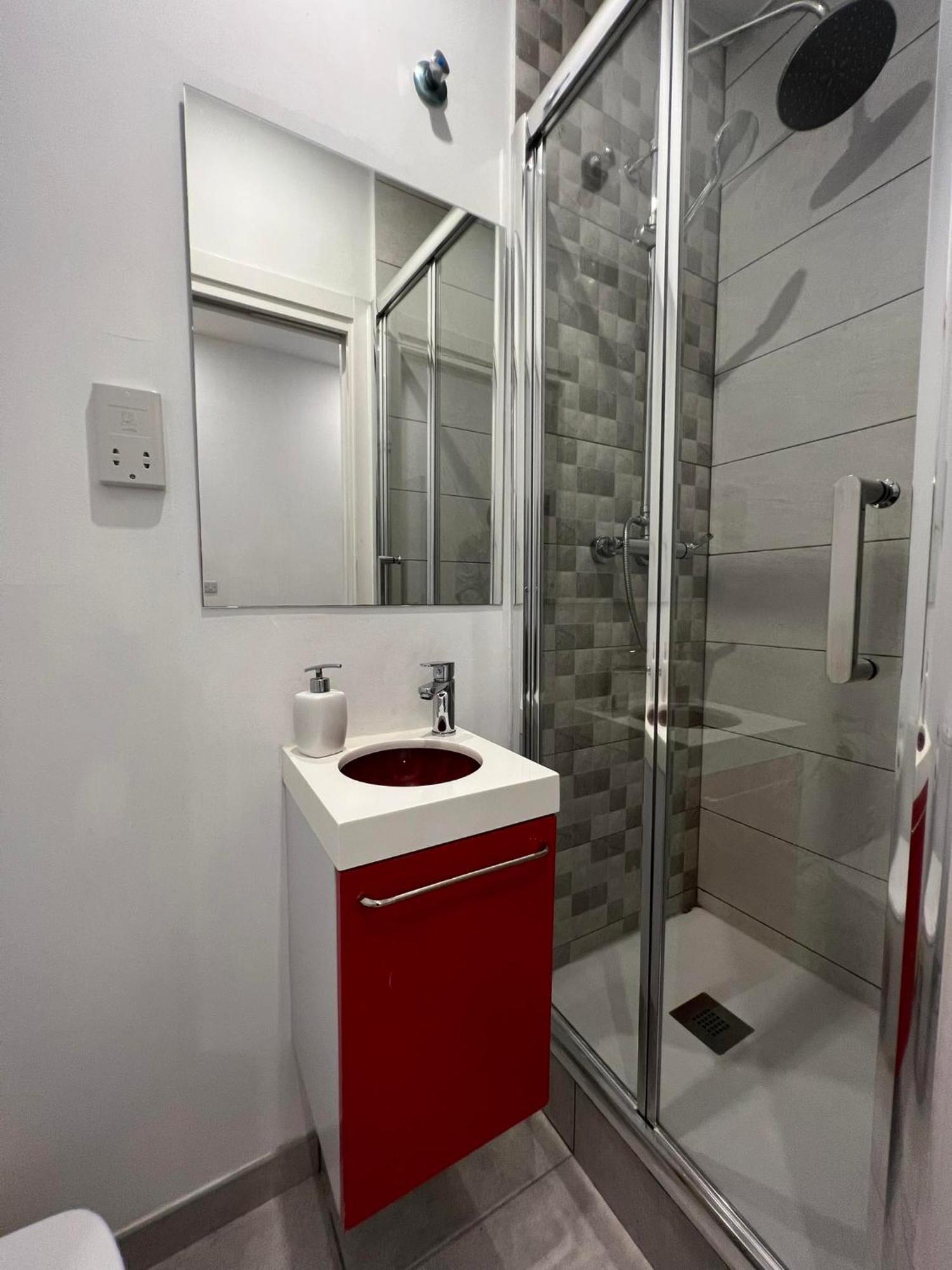 2Br And 2Ba In The Zoko Cozy And Convenient Leilighet Gibraltar Eksteriør bilde