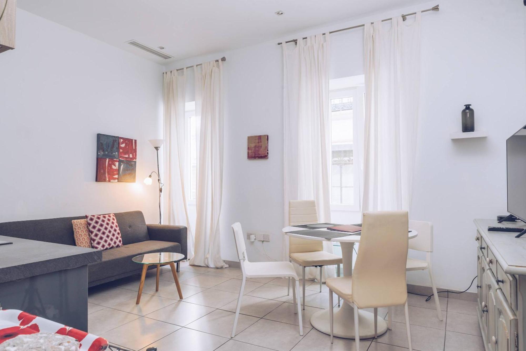 2Br And 2Ba In The Zoko Cozy And Convenient Leilighet Gibraltar Eksteriør bilde